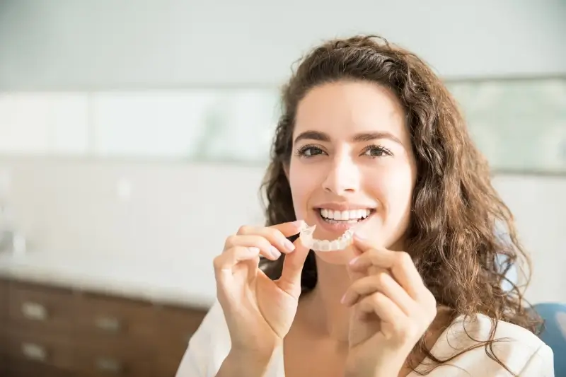 Aparat nakładkowy Invisalign