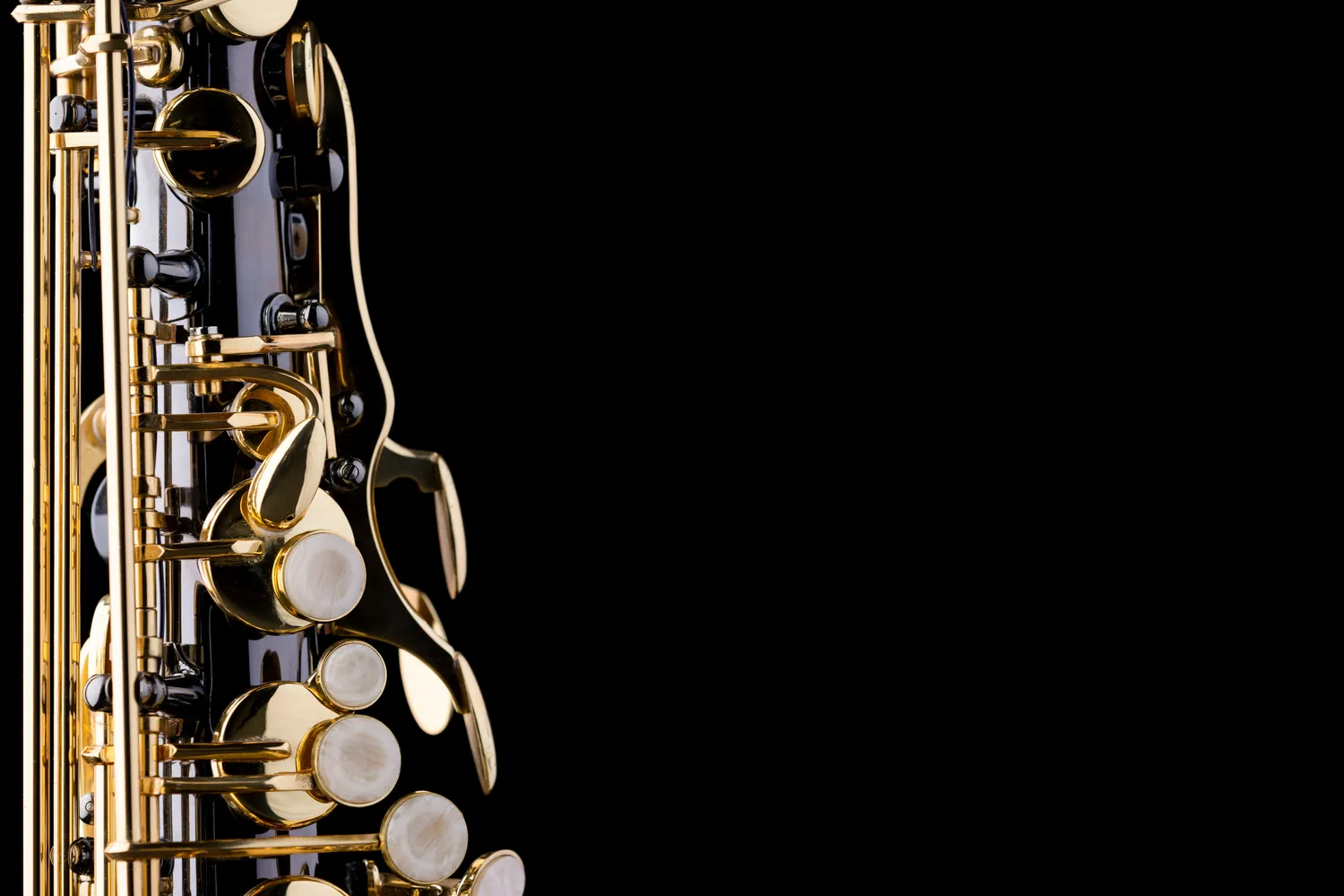 Ile przycisków ma saksofon?